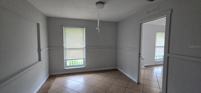 Building Photo - 480 Sharon Cir