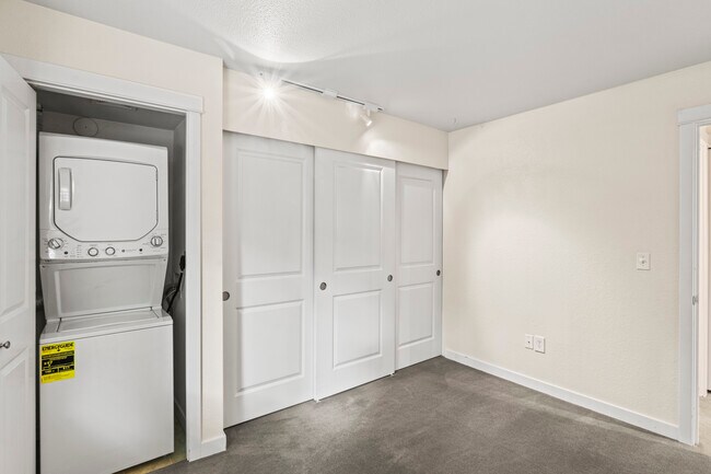 Building Photo - 5829 NE 75th St