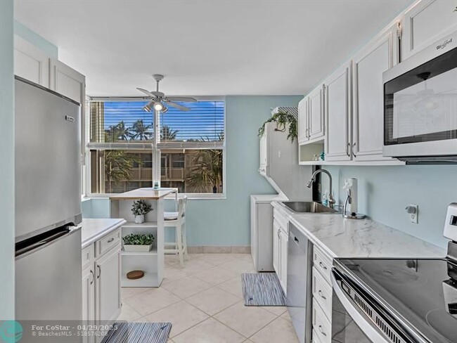 Building Photo - 5200 N Ocean Blvd