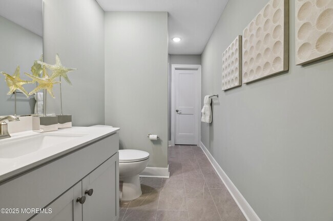 Building Photo - 4061 Heron Dr