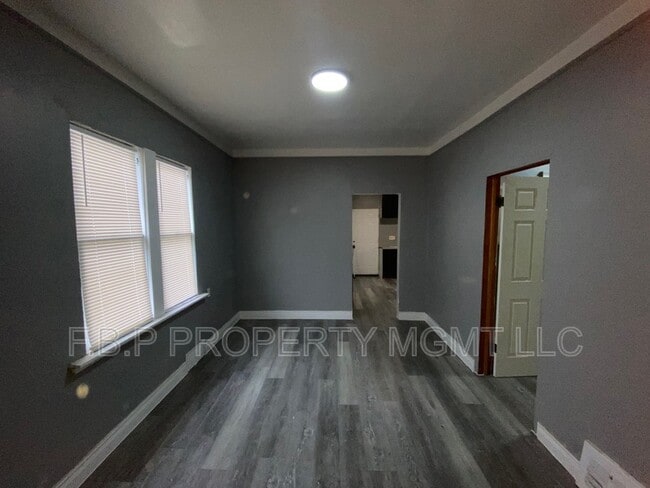 Building Photo - 15041 Coram St