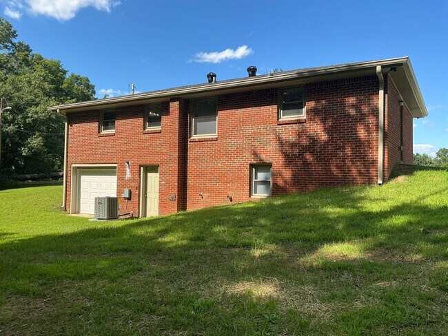 Building Photo - 275 Attaway Rd