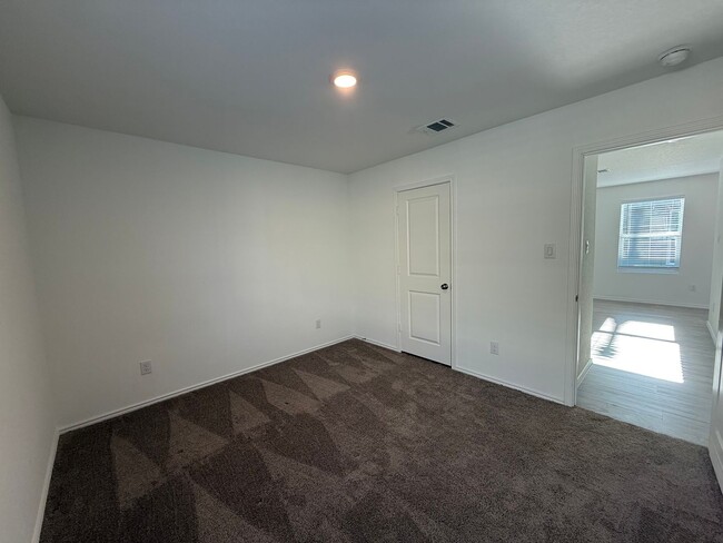 Building Photo - Dream Home in Seguin- 3 Bedroom / 2 Bath -...