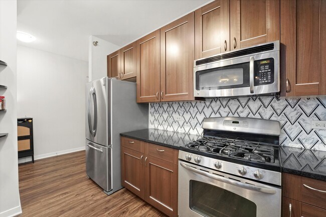 Building Photo - 757 N Orleans St