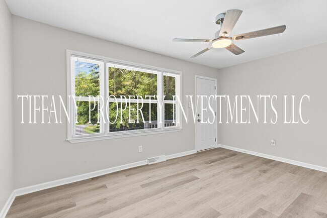 Building Photo - 505 Fleetwood Cir