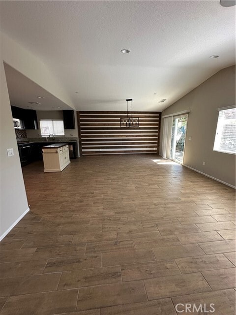 Building Photo - 29334 Linden Pl