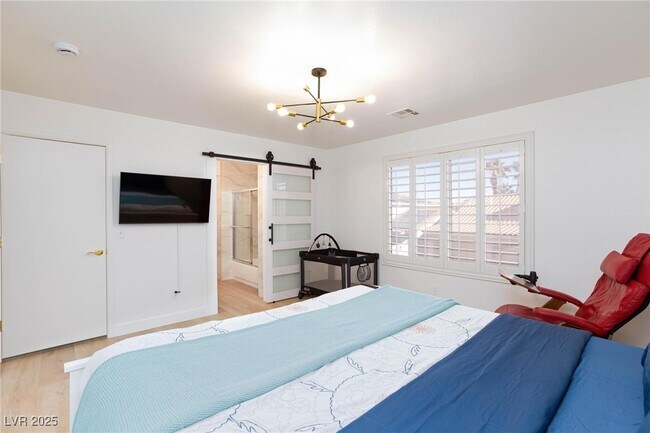 Building Photo - 9762 Silver Dusk Ct