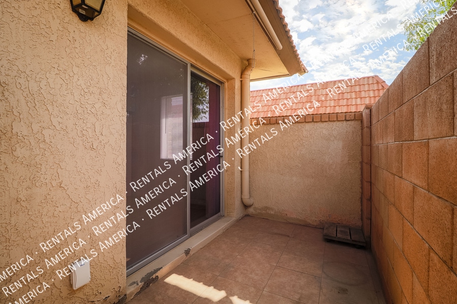 Building Photo - 195 N Cottonwood St