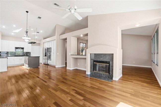 Building Photo - 2870 Deerwood Ct