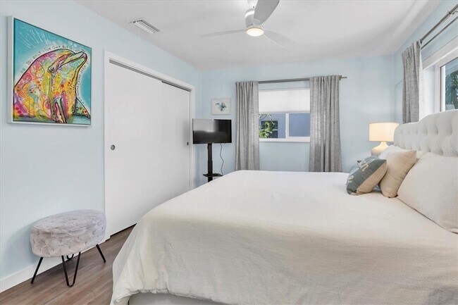 Building Photo - 104 24th St