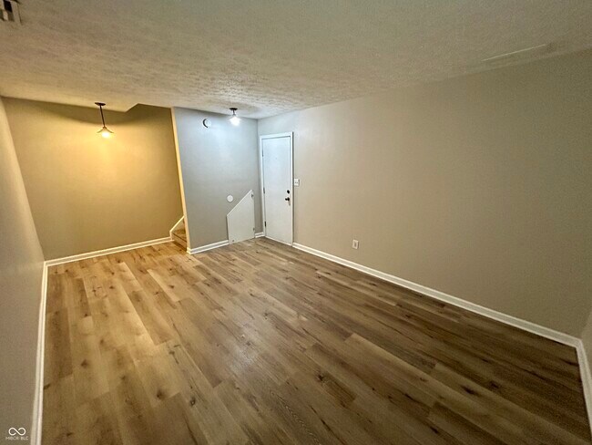 Building Photo - 3039 Armory Dr