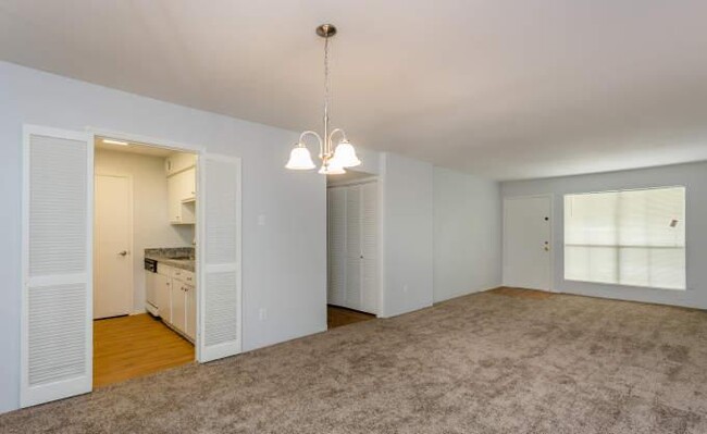 Building Photo - 1 bedroom in Houston TX 77056