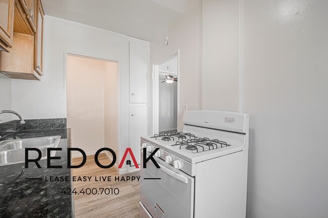 Building Photo - 12145 Pine St