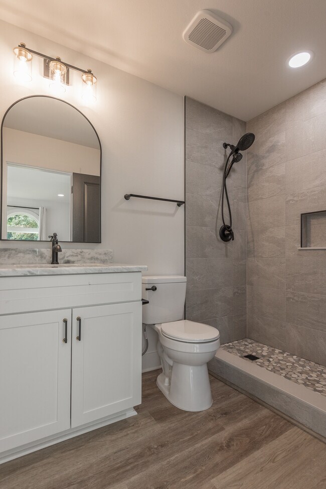 Building Photo - 2540 Hallmark Dr