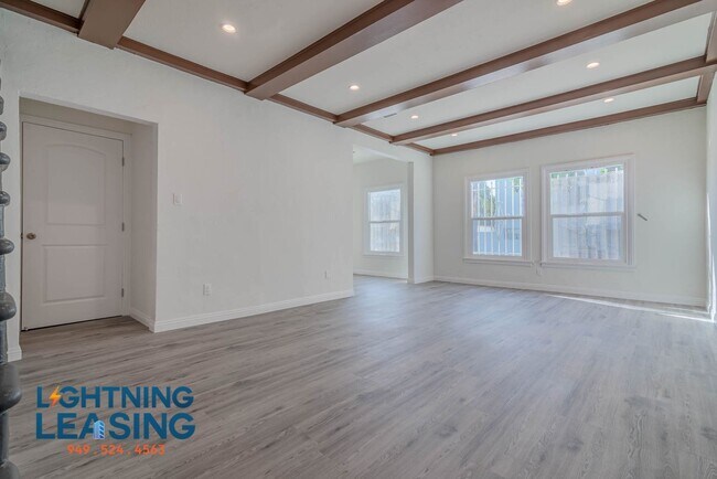 Building Photo - 403 N Ogden Dr