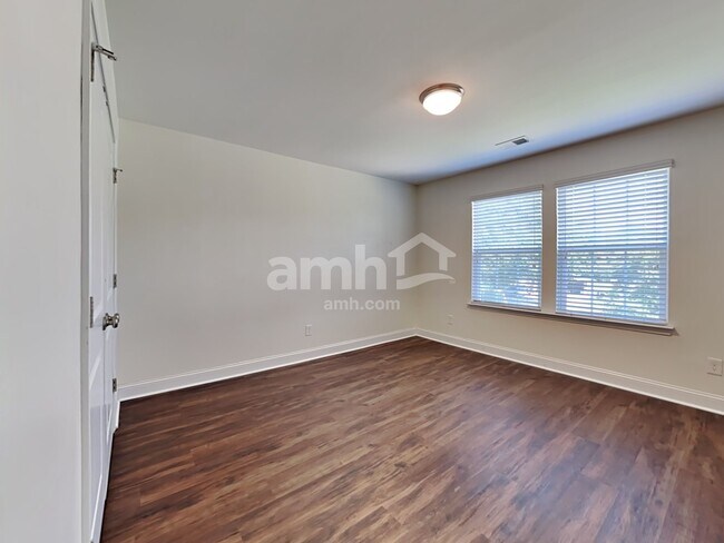 Building Photo - 199 Columns Rd