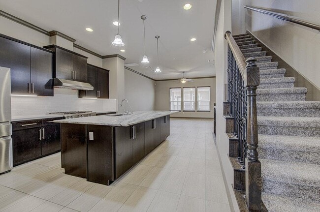 Building Photo - 11825 Terraza Cir