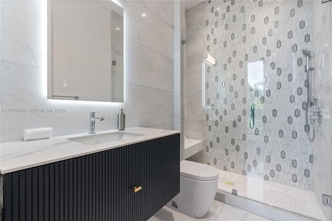 Building Photo - 536 W 51st St