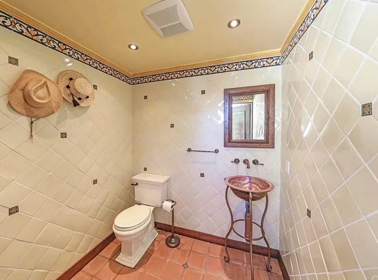 Building Photo - 2531 Costero Magestuoso