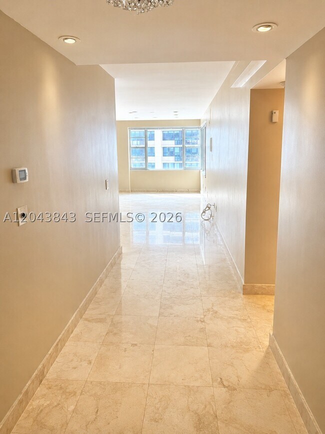 Building Photo - 5255 Collins Ave