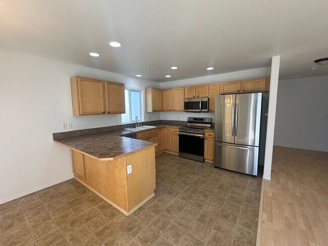 Building Photo - Charming 3-Bedroom Home in Autumn Hill – A...