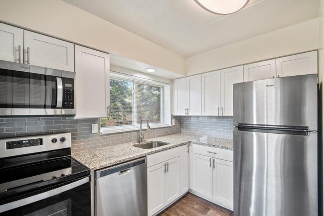 Building Photo - Top Field Apartment Homes