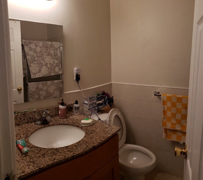 Building Photo - 9783 Hilspach St