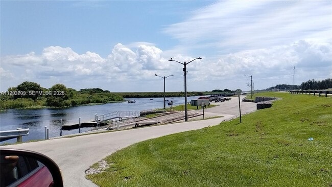 Building Photo - 225 S Fronda St