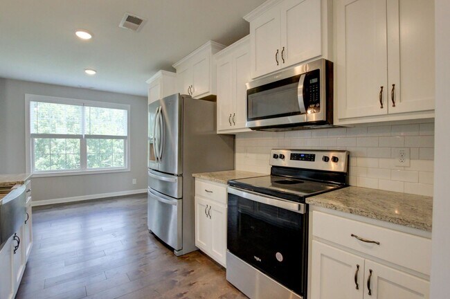 Building Photo - 1092 Barnhill Rd