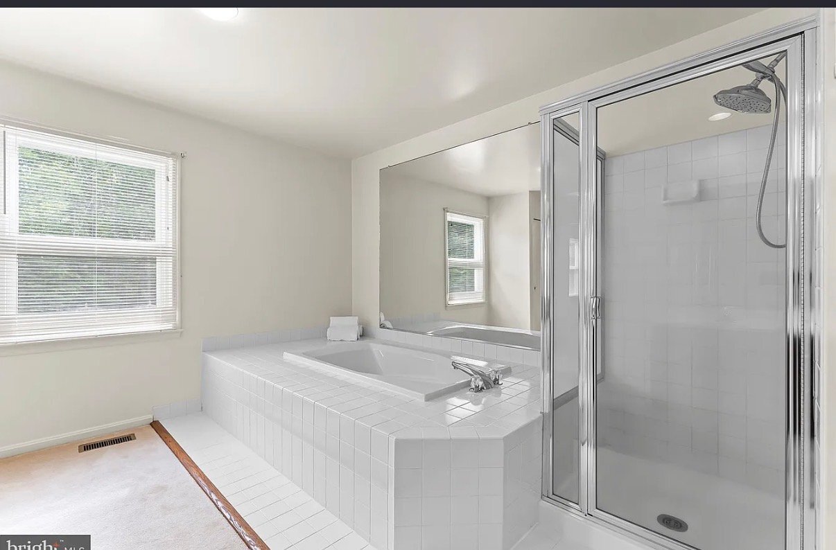 Building Photo - 5 Sarasota Dr