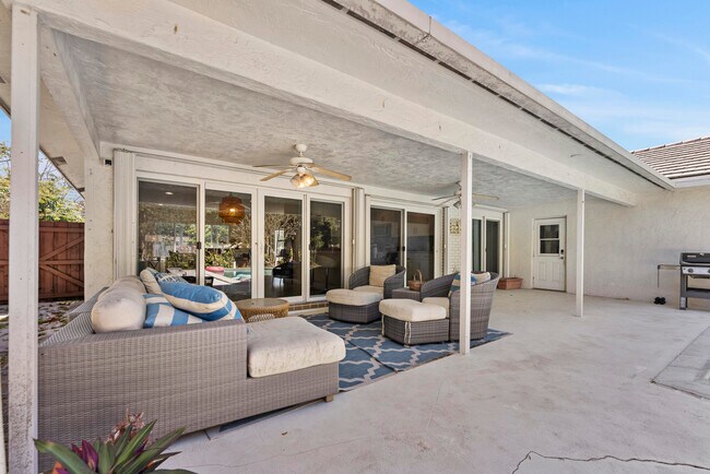 Building Photo - 401 NE 10th Terrace