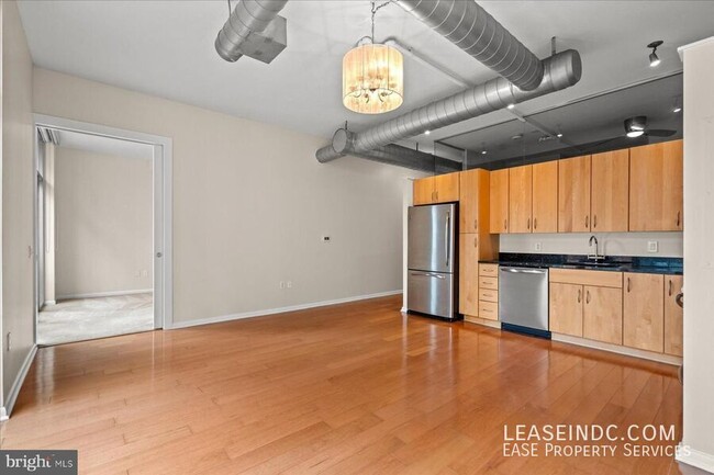 Building Photo - 811 4th St NW