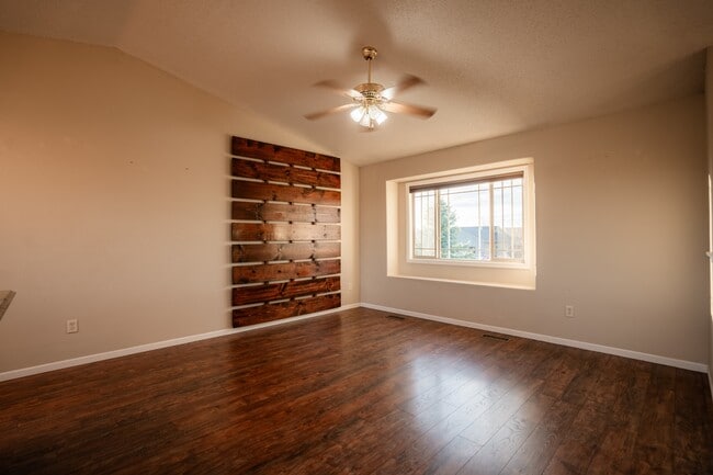 Building Photo - 5961 Springfield Rd