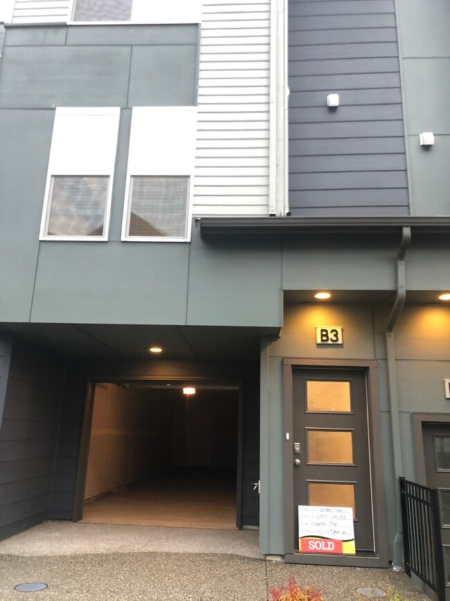 Building Photo - 15113 40th Ave W