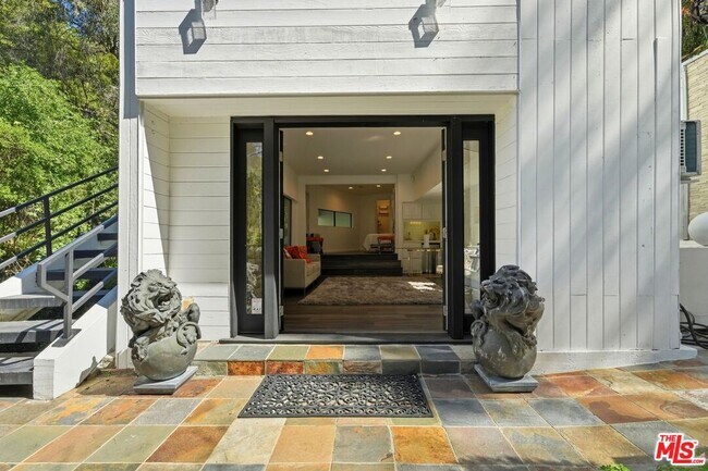 Building Photo - 2350 Benedict Canyon Drive