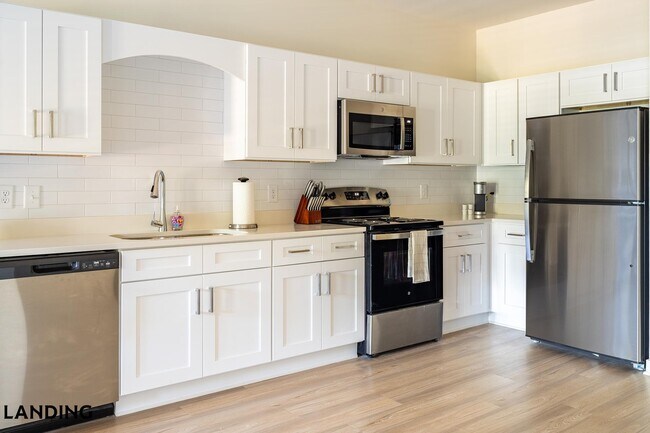 Building Photo - 6225 Mobile Hwy