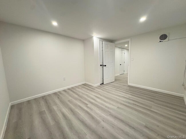 Building Photo - 69-16 Almeda Ave