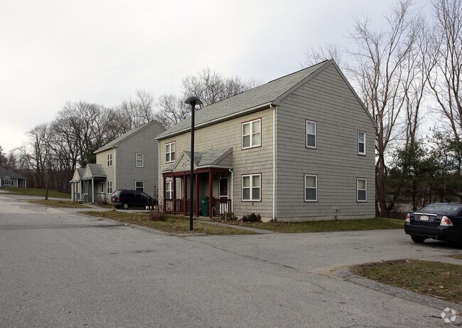 Building Photo - 1-19 Pheasant Ct