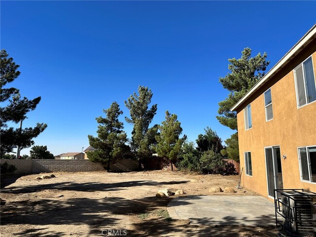 Building Photo - 14886 Shetland Ct