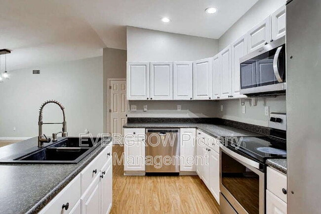 Building Photo - 9518 Bent Brook Dr