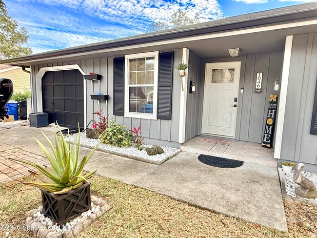 Building Photo - 1046 W Samms Ave