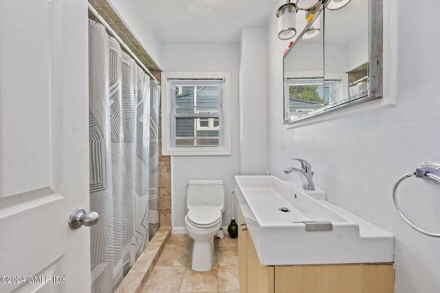 Building Photo - 10 Fletcher Ave