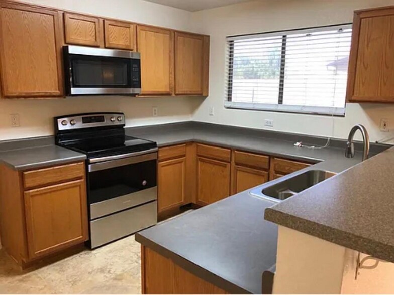 Building Photo - 1293 S Bridgegate Dr