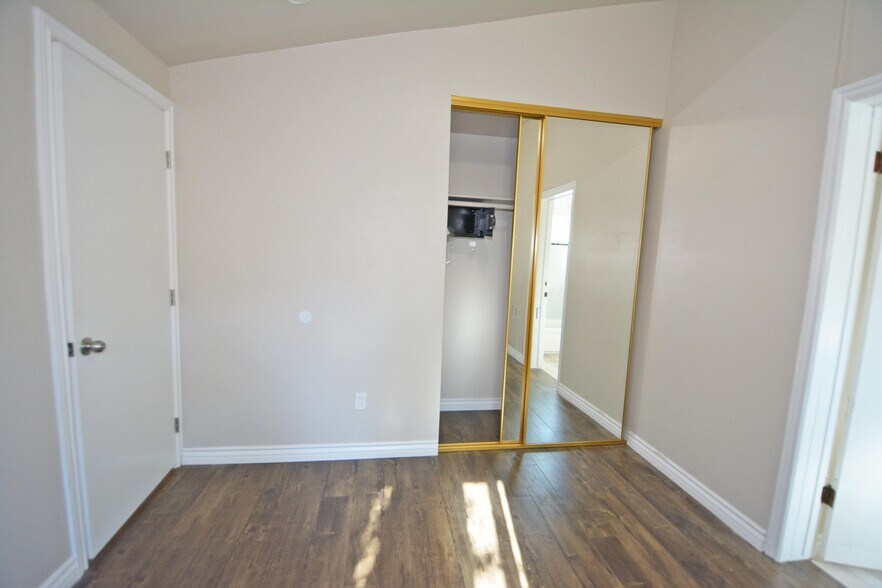 Building Photo - 9616 Gerald Ave