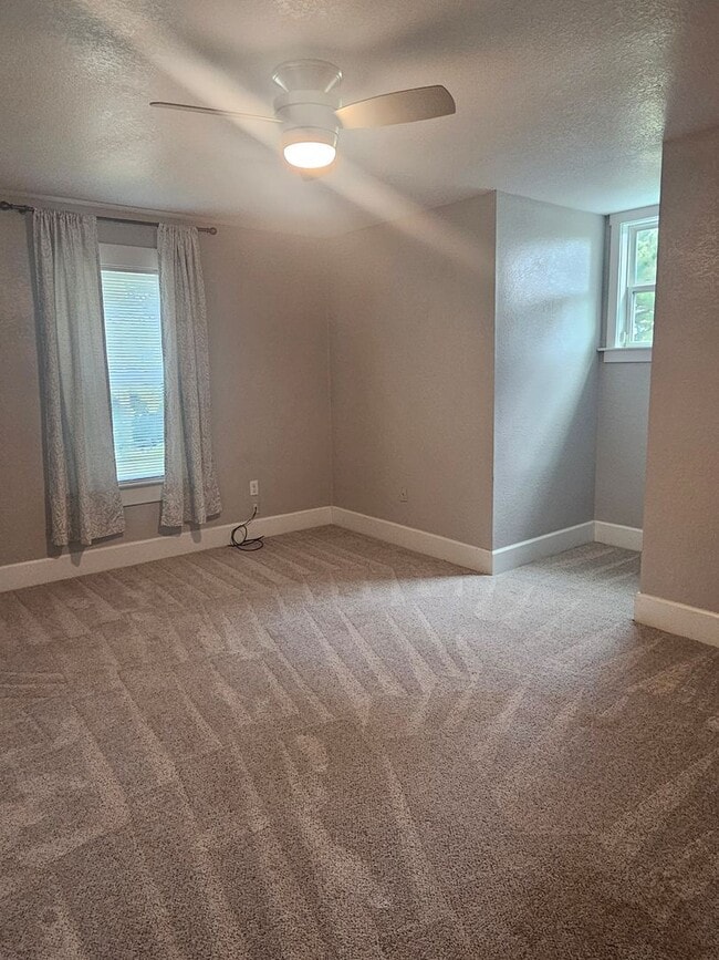 Building Photo - 2710 Hwy 348