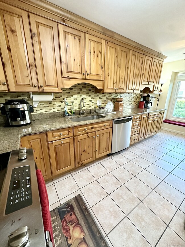 Building Photo - 26 Fawn Ridge Ln