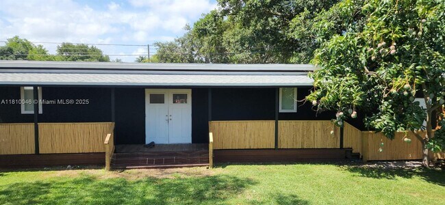 Primary Photo - 1315 NE 143rd St