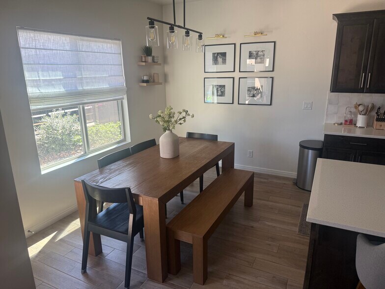 Building Photo - 391 S Deep Creek Dr