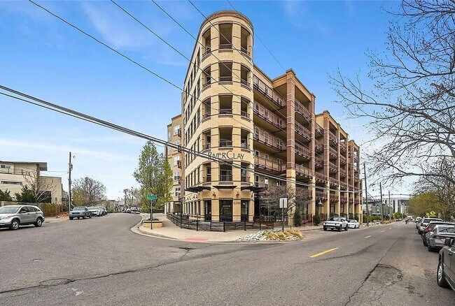 Building Photo - 2-Bedroom, 2 Bath Unit for Rent in Denver, CO | Fitness center & Modern Kitchen