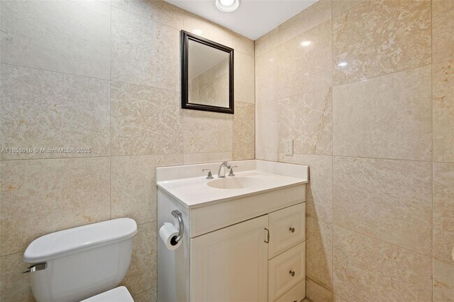 Building Photo - 3001 S Ocean Dr
